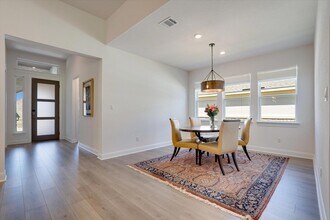916 Pear Tree Ln in Austin, TX - Building Photo - Building Photo