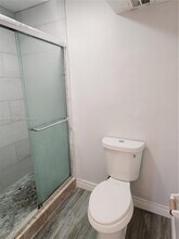 8000 Fairview Dr in Tamarac, FL - Building Photo - Building Photo