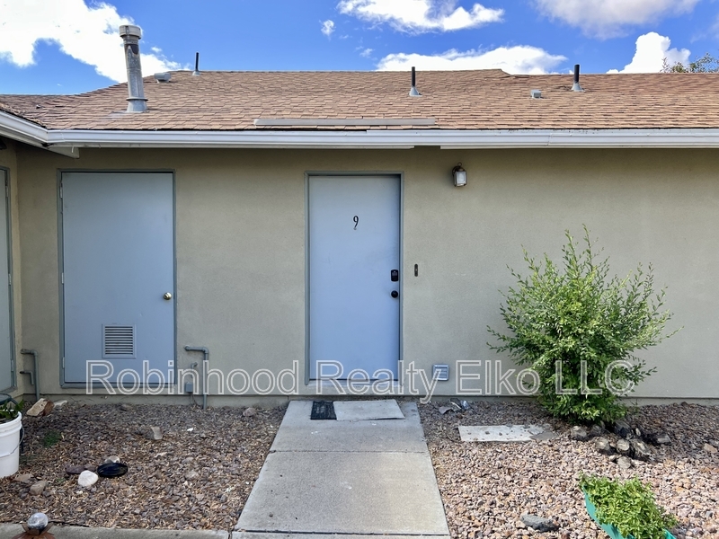 1625 Clarkson Dr in Elko, NV - Building Photo