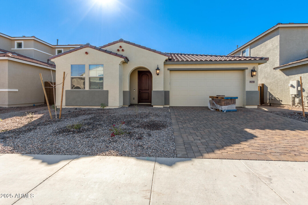 8751 W Orange Dr in Glendale, AZ - Building Photo