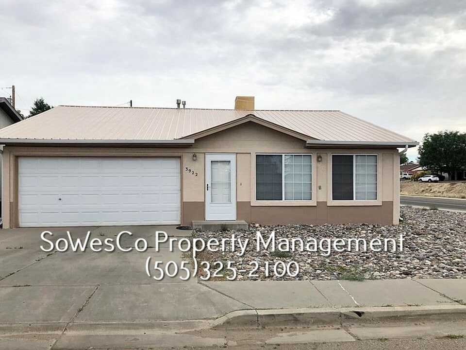3922 Buckingham St in Farmington, NM - Building Photo