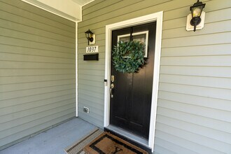 1037 Warwick Ave in Norfolk, VA - Building Photo - Building Photo