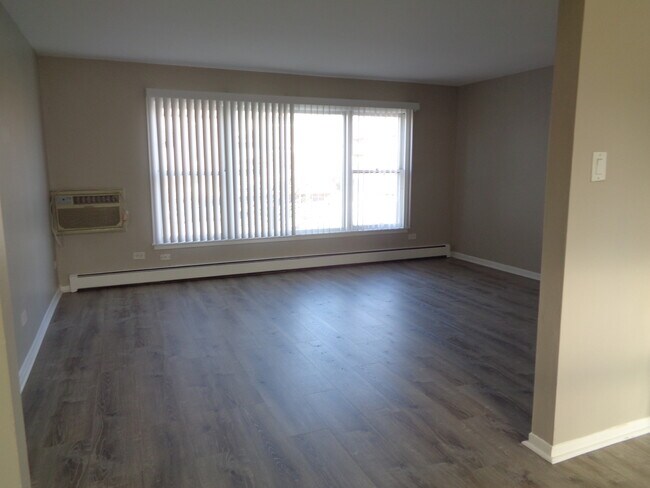 8701 S 81st Ct in Hickory Hills, IL - Building Photo - Building Photo