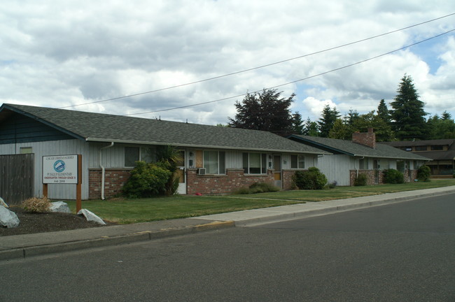 611-617 9th Ave in Puyallup, WA - Foto de edificio - Building Photo