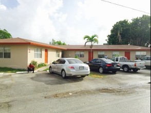 899 NE 15th St in Fort Lauderdale, FL - Building Photo - Building Photo