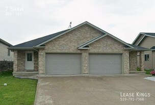7 Shaw Dr in Amherstburg, ON - Building Photo