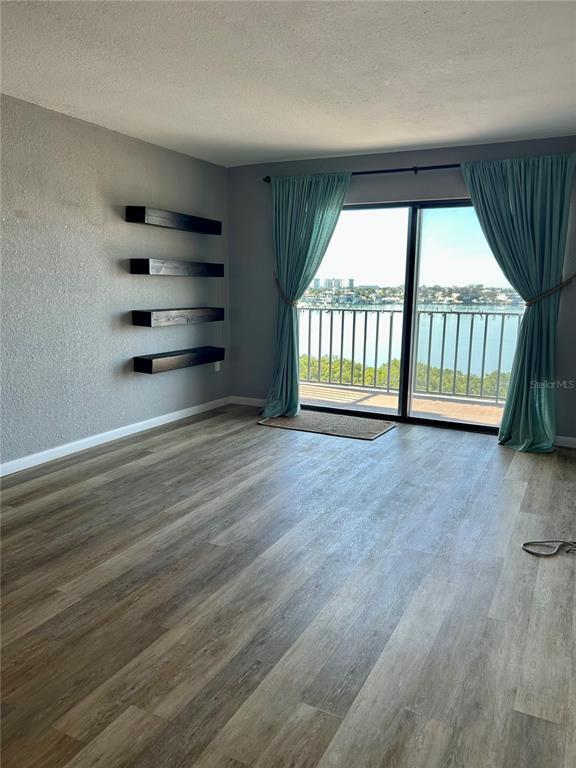 7050 Sunset Dr S in South Pasadena, FL - Building Photo - Building Photo