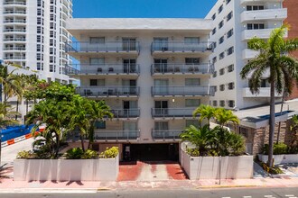King Richard's Condominium in Miami Beach, FL - Building Photo - Building Photo