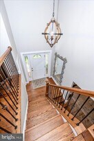 4926 King David Blvd in Annandale, VA - Building Photo