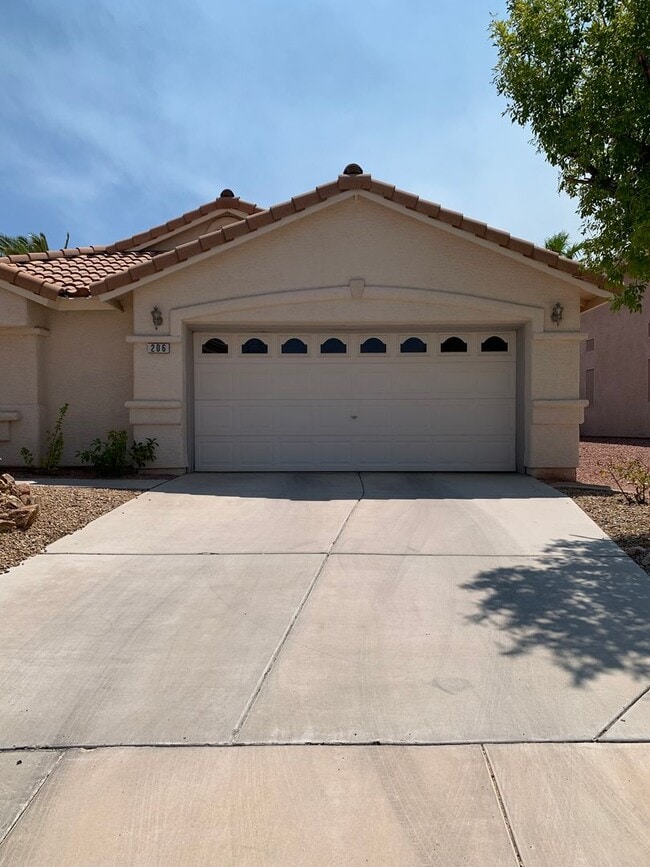 206 Camelback Ridge Ave