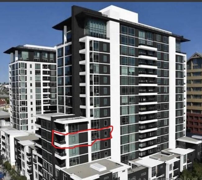 property at 425 W Beech St