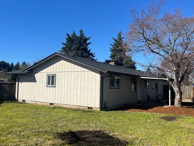 1543 Juhl St in Eugene, OR - Building Photo - Building Photo