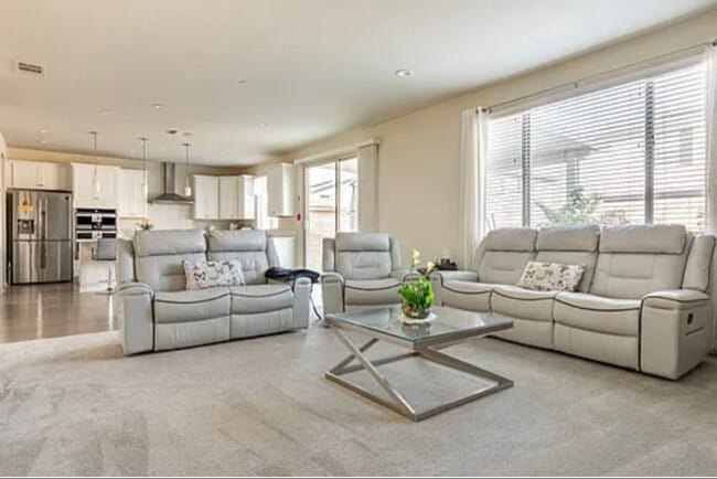 7818 Poppy Ln in Fontana, CA - Foto de edificio - Building Photo