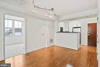 11760 Sunrise Valley Dr in Reston, VA - Building Photo - Building Photo