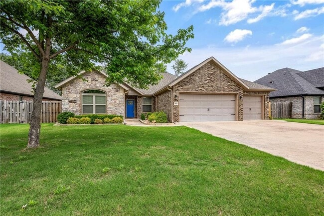 4403 W Meadow Oaks Dr in Rogers, AR - Building Photo - Building Photo