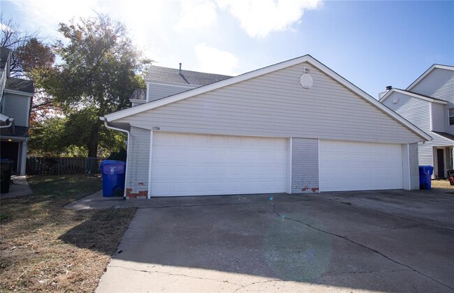 property at 1708 Jennifer Cir