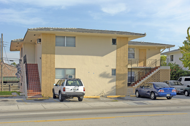 3425 W Flagler St in Miami, FL - Building Photo - Building Photo