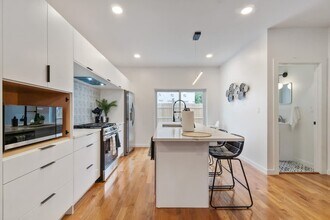 1238 Butterfield Way in Pittsburgh, PA - Building Photo - Building Photo