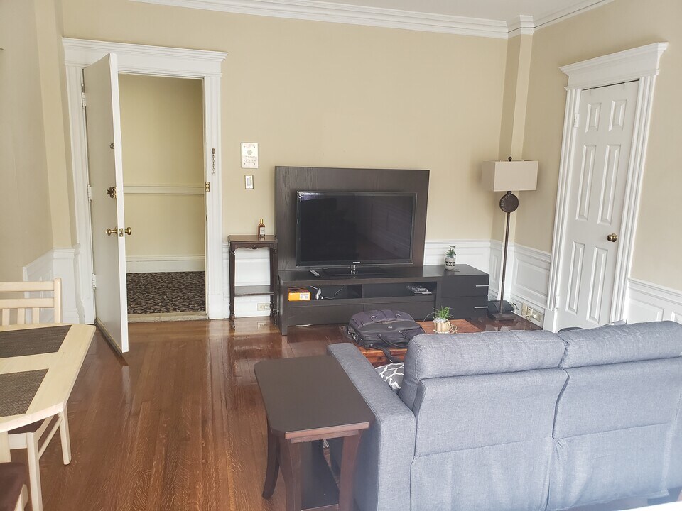 466 Commonwealth Ave, Unit 807 in Boston, MA - Building Photo