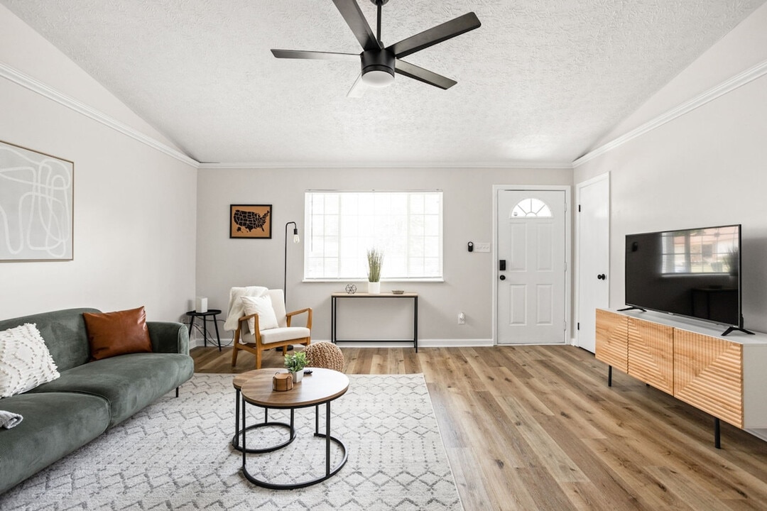 8538 Gandy Ct in Indianapolis, IN - Building Photo