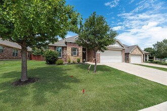 12441 Woods Edge Trail in Fort Worth, TX - Building Photo - Building Photo