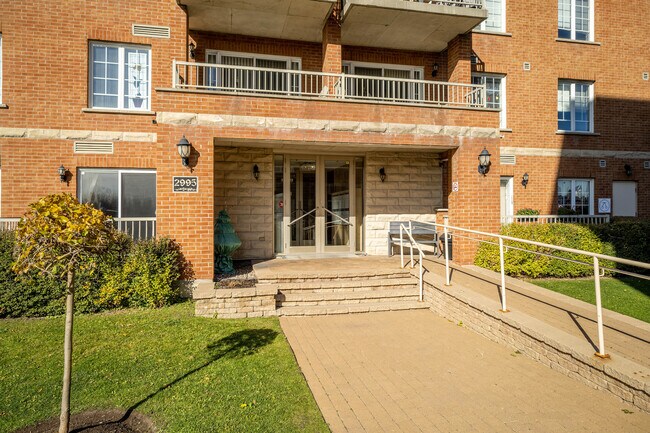 2995 Claude-Henri-Grignon St in Montréal, QC - Building Photo - Building Photo