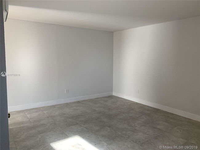 16723 SW 95th St-Unit -0 in Miami, FL - Building Photo - Building Photo