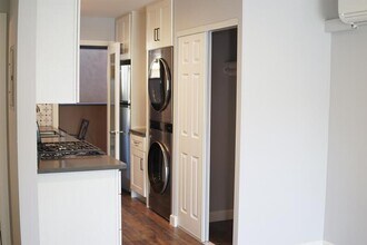 1803 E Chevy Chase Dr in Glendale, CA - Building Photo - Building Photo