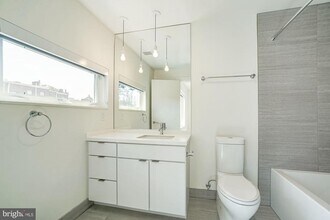 446 Ridge St NW in Washington, DC - Building Photo - Building Photo