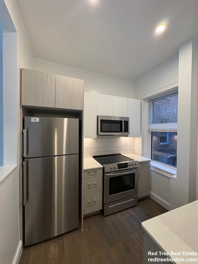 19 Queensberry St in Boston, MA - Building Photo - Building Photo