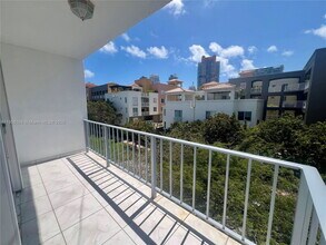 201 Jefferson Ave in Miami Beach, FL - Foto de edificio - Building Photo