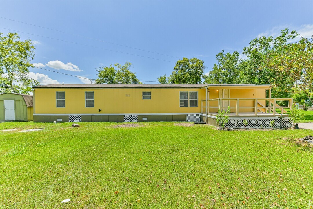 1749 Max Rd in Pearland, TX - Building Photo