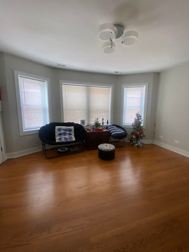 6433 N Albany Ave in Chicago, IL - Building Photo - Building Photo
