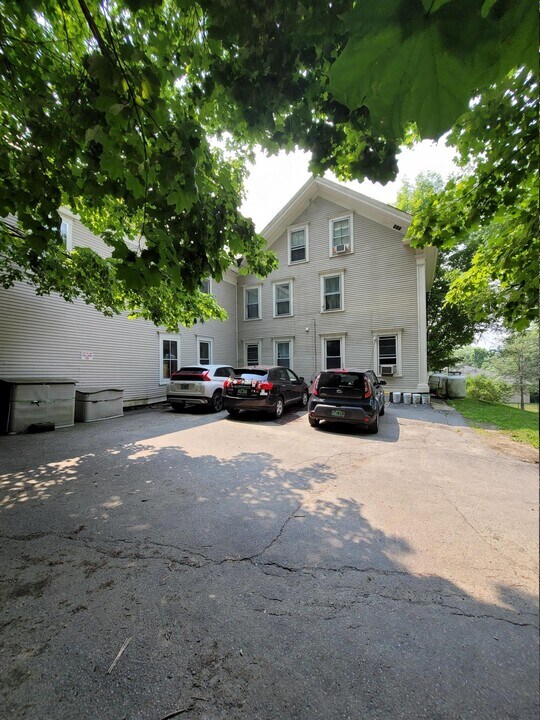 33 Pleasant St in Springfield, VT - Building Photo