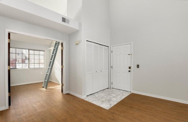 4846 E Kentucky Ave, Unit C in Denver, CO - Foto de edificio - Building Photo
