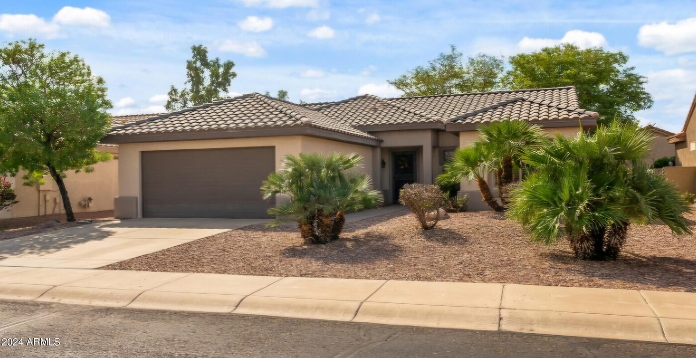 15689 W Azalea Ln in Surprise, AZ - Foto de edificio