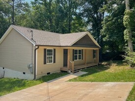 522 Mill Creek Rd in Rocky Face, GA - Building Photo