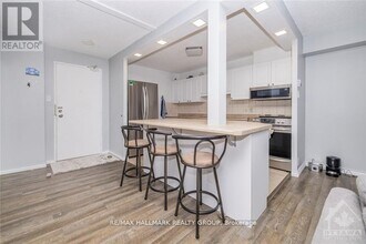 665 Bathgate Dr in Ottawa, ON - Building Photo - Building Photo