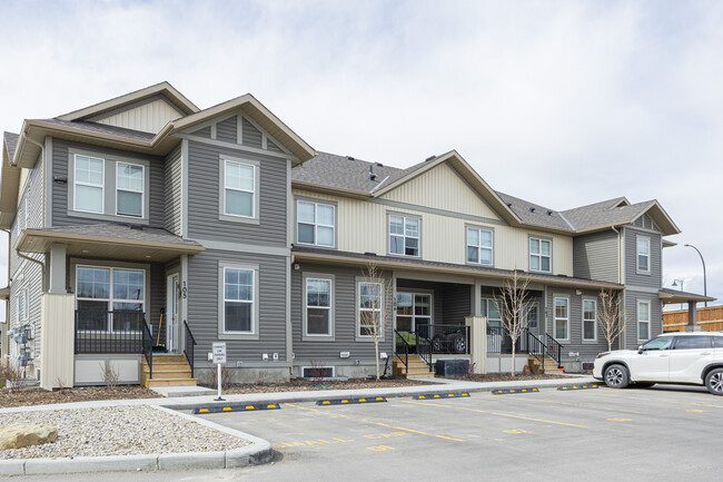 332-398 Heartland Cres in Cochrane, AB - Building Photo - Building Photo