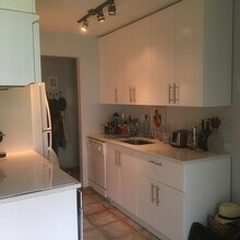 924 Westbrooke Way, Unit 2 in Hopkins, MN - Building Photo - Building Photo