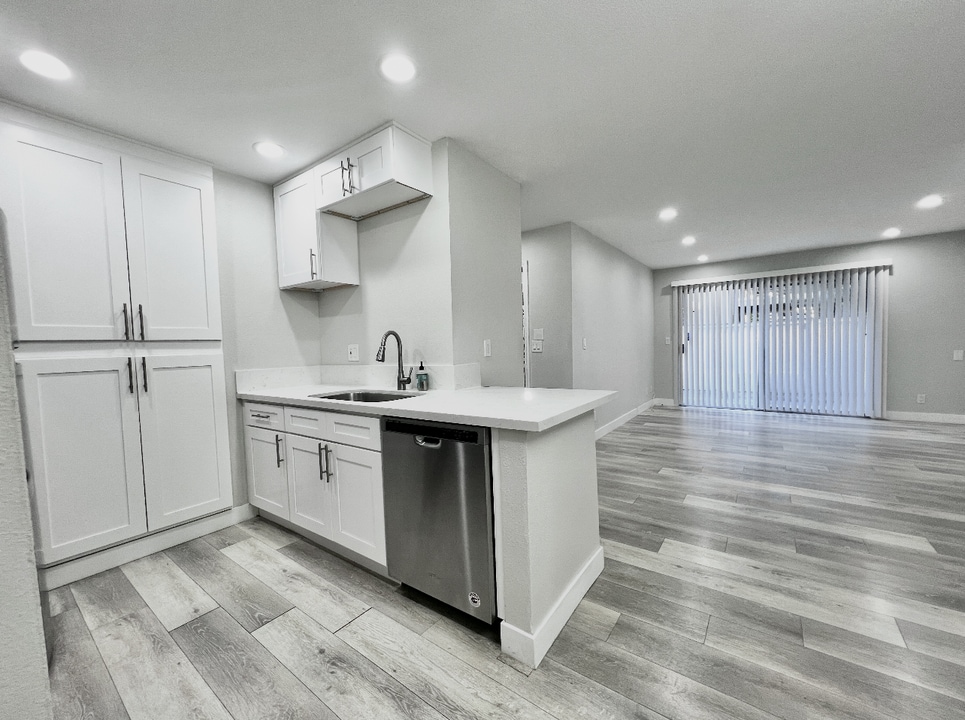 806 Coriander Dr in Torrance, CA - Building Photo