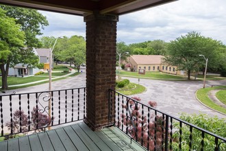 Charlotte Manor in Kansas City, MO - Building Photo - Building Photo