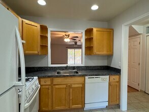 44 Pancake Hollow Rd in Highland, NY - Foto de edificio - Building Photo