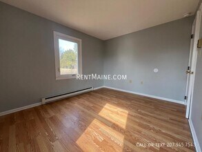 7 Gilchrest St in Thomaston, ME - Building Photo - Building Photo