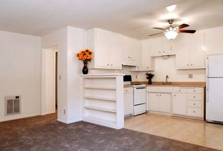 Berkshire Terrace in Goleta, CA - Building Photo - Interior Photo