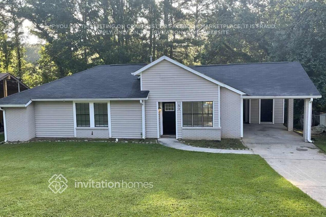 678 Utoy Cir SW in Atlanta, GA - Building Photo