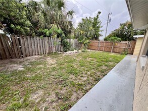 3637 Country Club Blvd in Cape Coral, FL - Building Photo - Building Photo