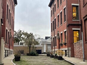 2 Harvard Pl in Boston, MA - Building Photo - Building Photo