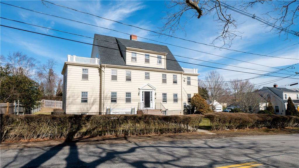 118 Ruggles Ave-Unit -3 in Newport, RI - Building Photo