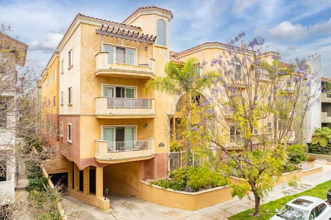 1511 Camden Ave in Los Angeles, CA - Foto de edificio - Building Photo